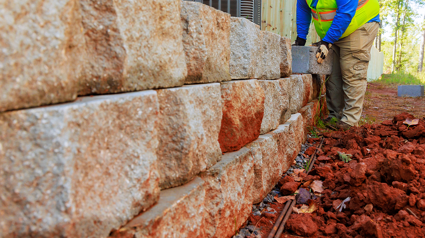 retaining wall contractor repair